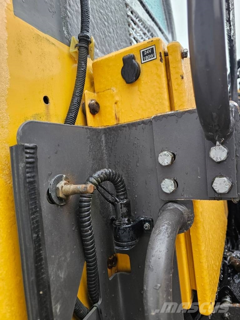 Volvo EW 140 B Колесни екскаватори
