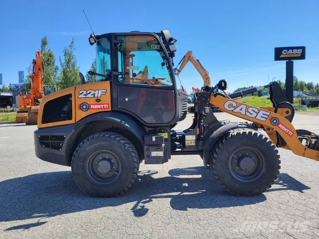 Case IH 221 F لوادر بعجل