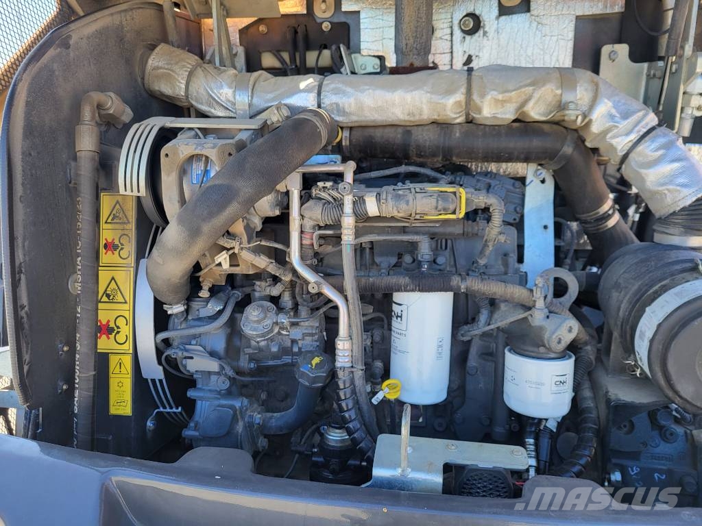 Case IH 221 F لوادر بعجل