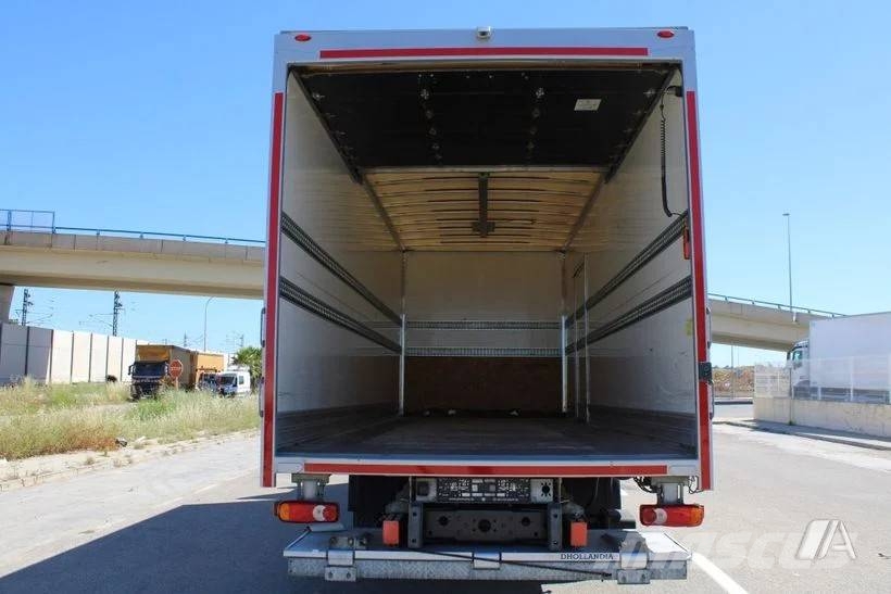 Iveco Eurocargo 120 - 220--009 Camiones caja cerrada