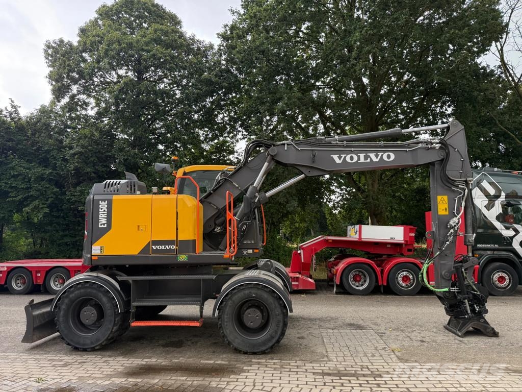 Volvo EWR150E حفارات بعجل