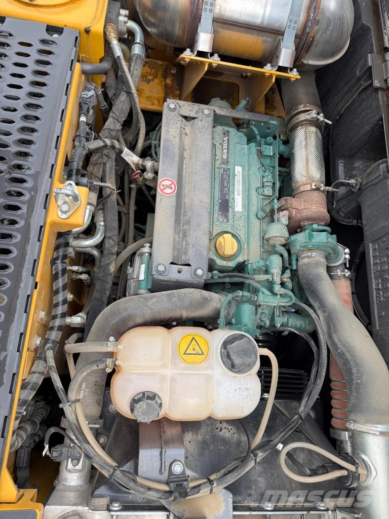Volvo EWR150E حفارات بعجل