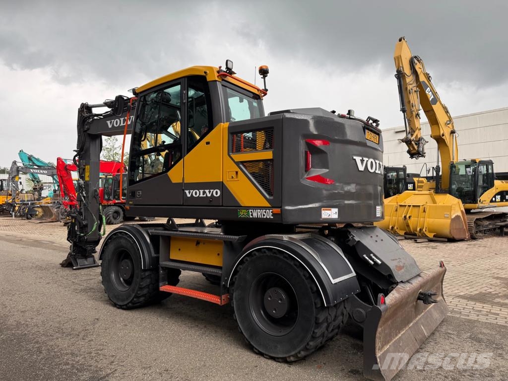 Volvo EWR150E حفارات بعجل