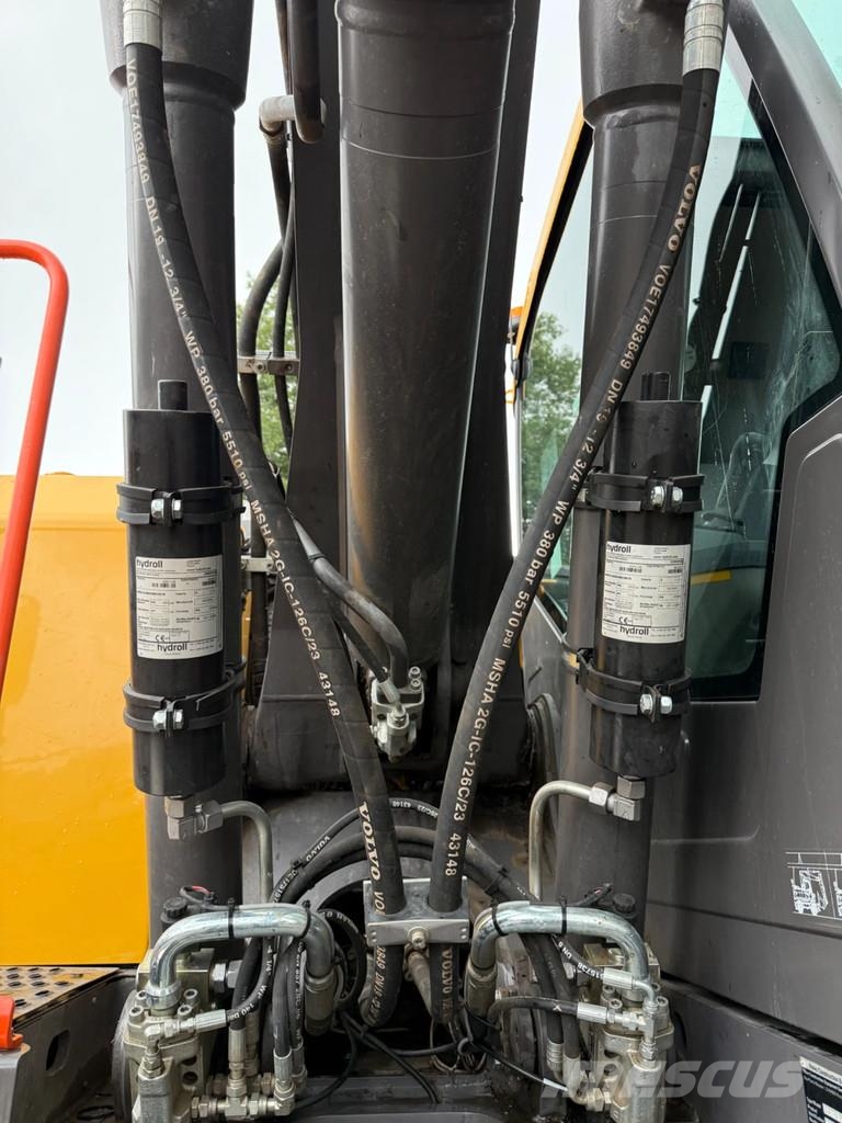 Volvo EWR150E حفارات بعجل