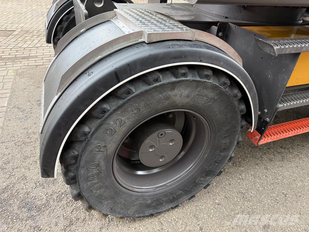 Volvo EWR150E حفارات بعجل