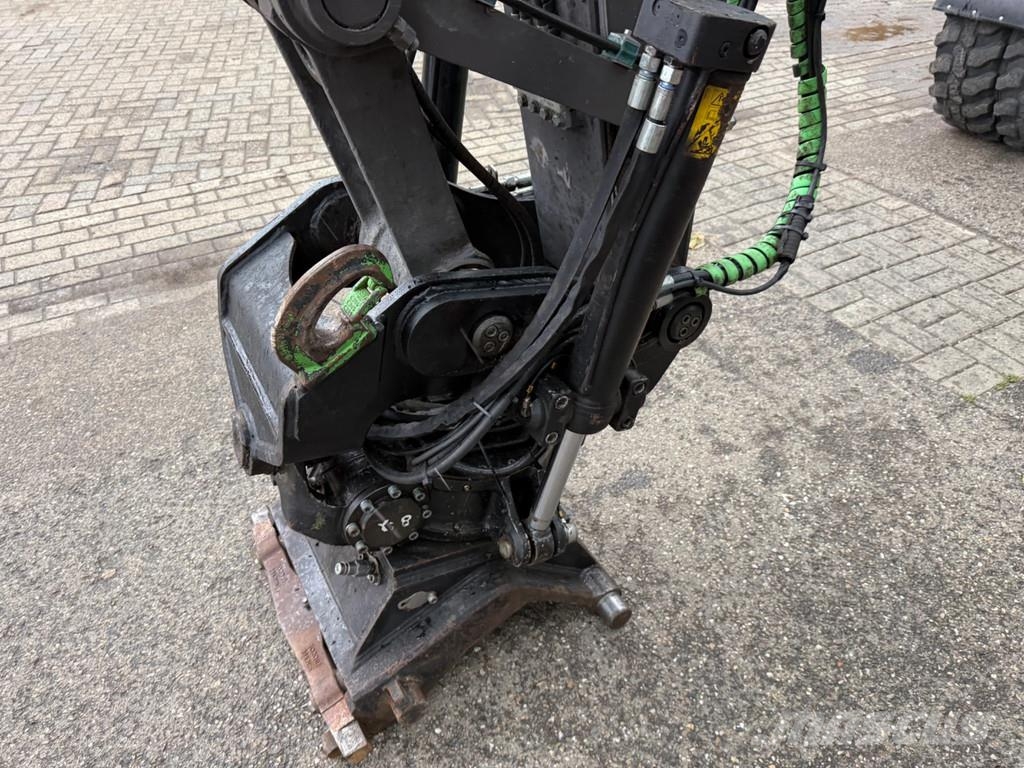 Volvo EWR150E حفارات بعجل
