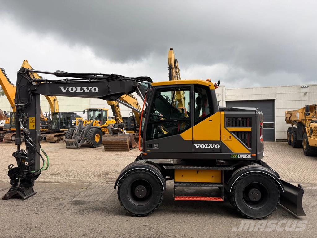 Volvo EWR150E حفارات بعجل