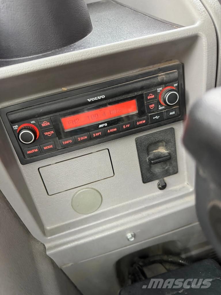 Volvo EWR150E حفارات بعجل