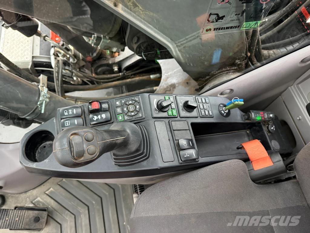 Volvo EWR150E حفارات بعجل