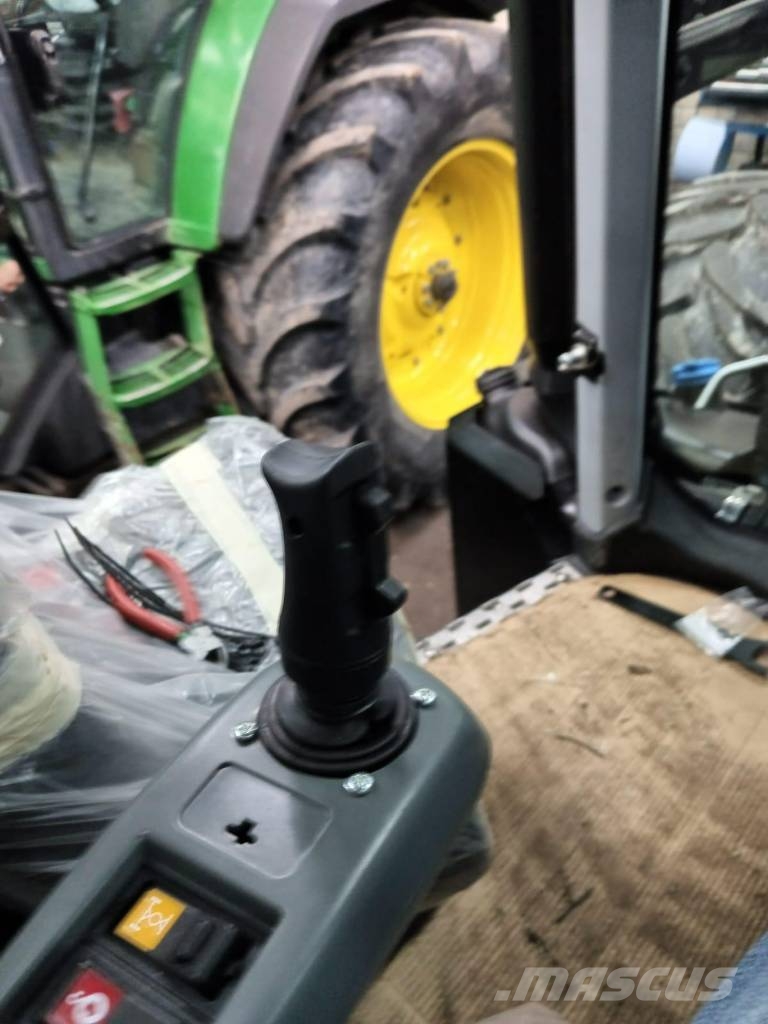 Valtra T 175 Direct Forstschlepper Rüfa Palfinger 林業トラクター