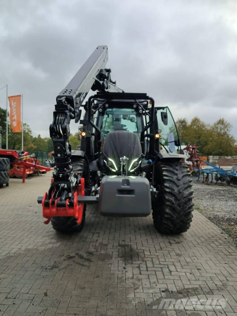 Valtra T 175 Direct Forstschlepper Rüfa Palfinger 林業トラクター
