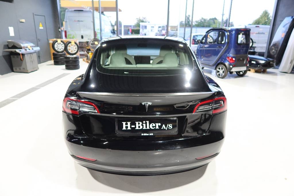 Tesla 3 PERFORMANCE Voiture