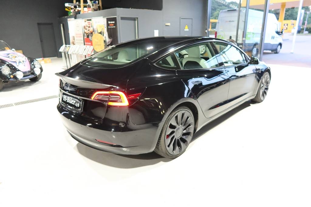 Tesla 3 PERFORMANCE Voiture
