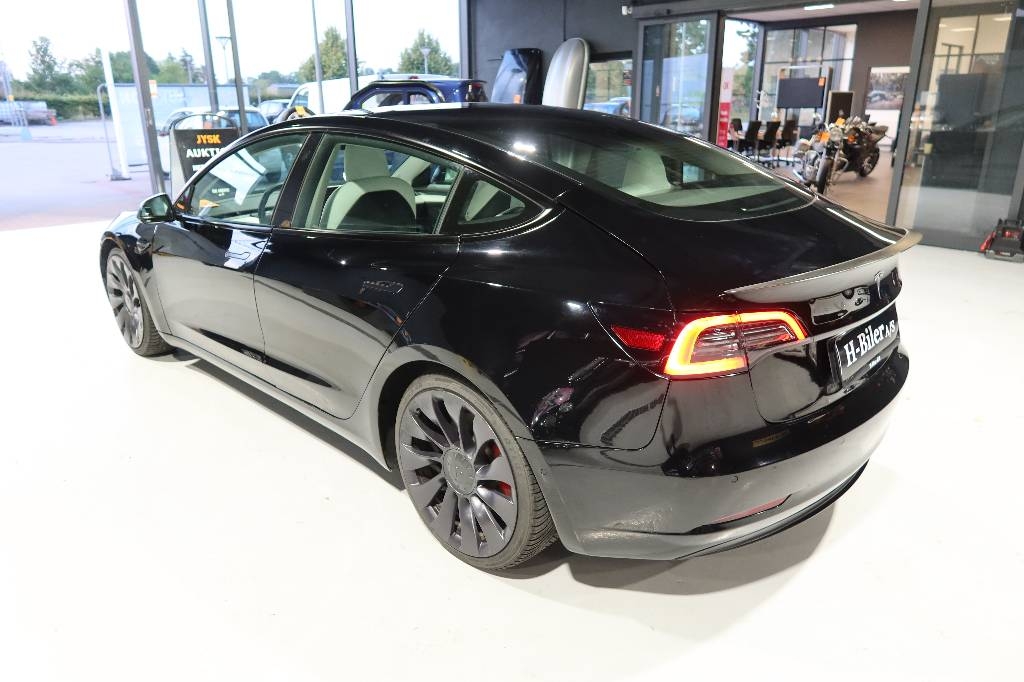 Tesla 3 PERFORMANCE Voiture