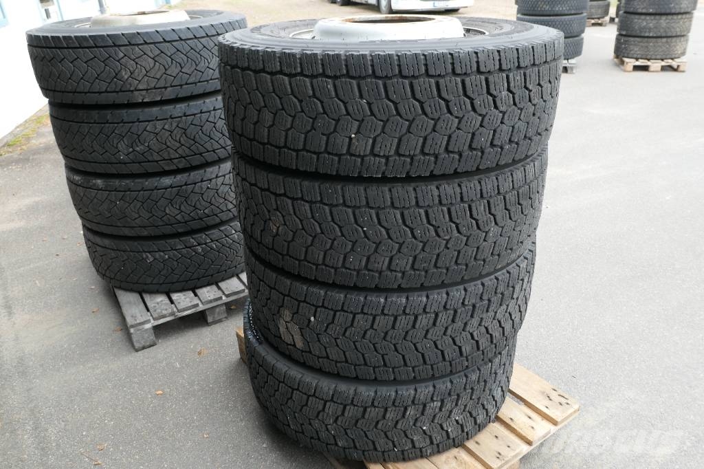 Nokia Hakkapelitta 315/70R22,5 Anvelope, roti si jante