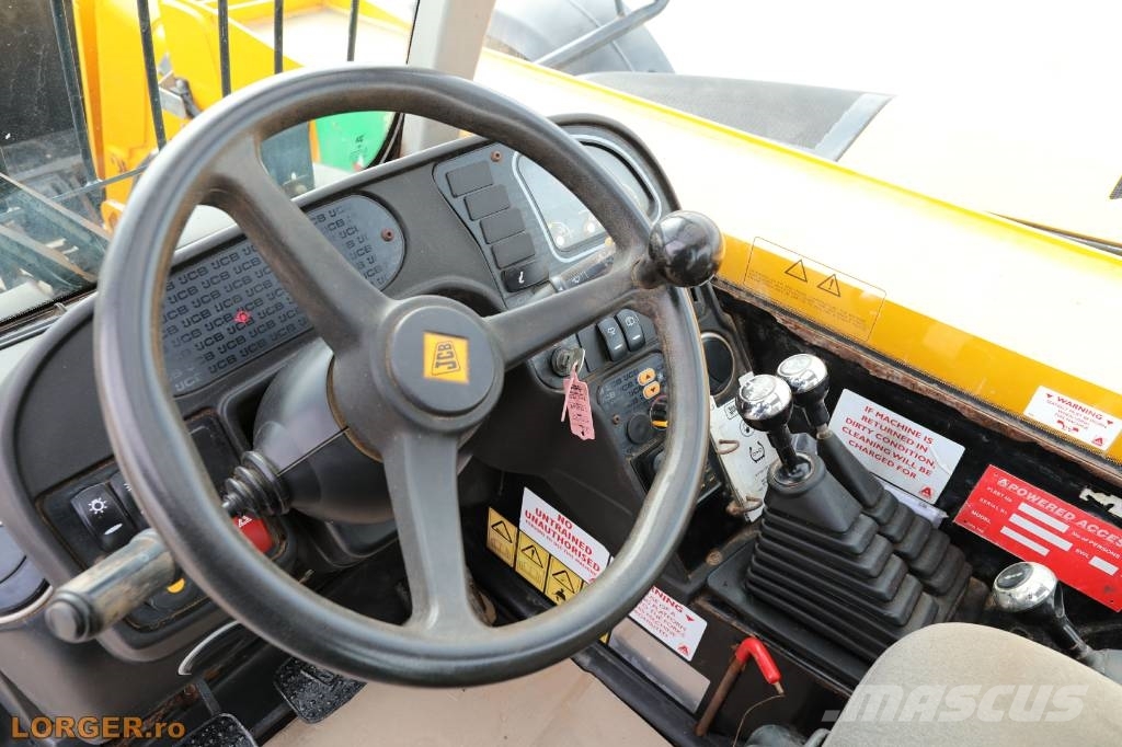 JCB 531-70 프론트 로더 및 굴착기