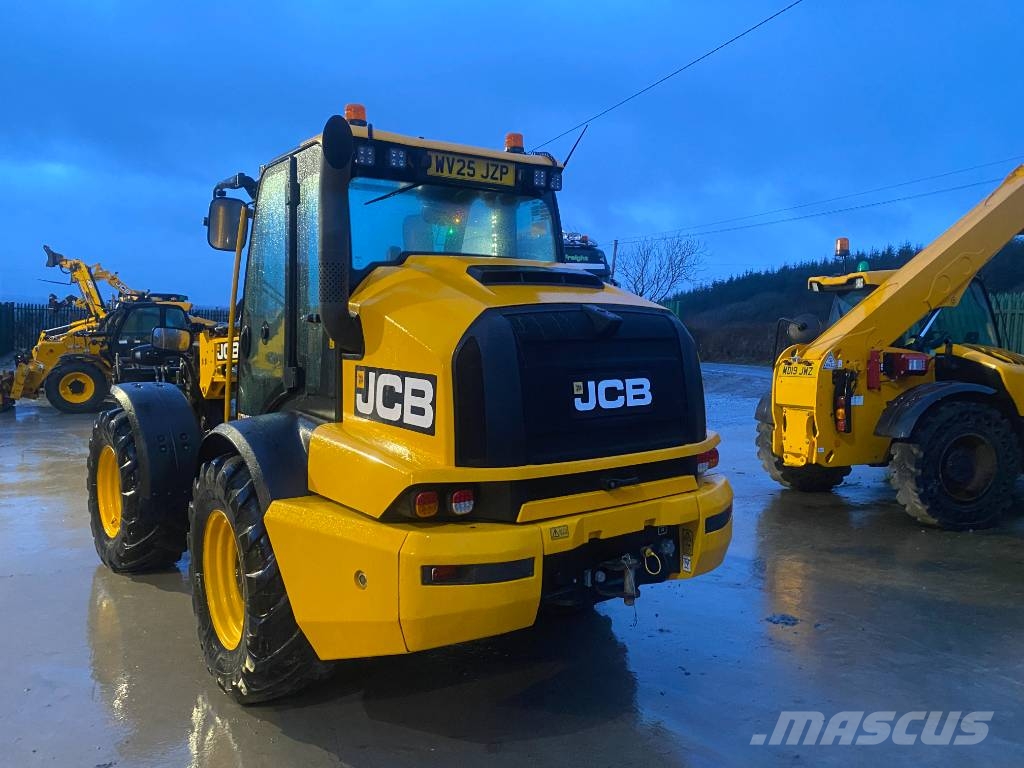 JCB TM 320 S معدات مناولة لأغراض الزراعة
