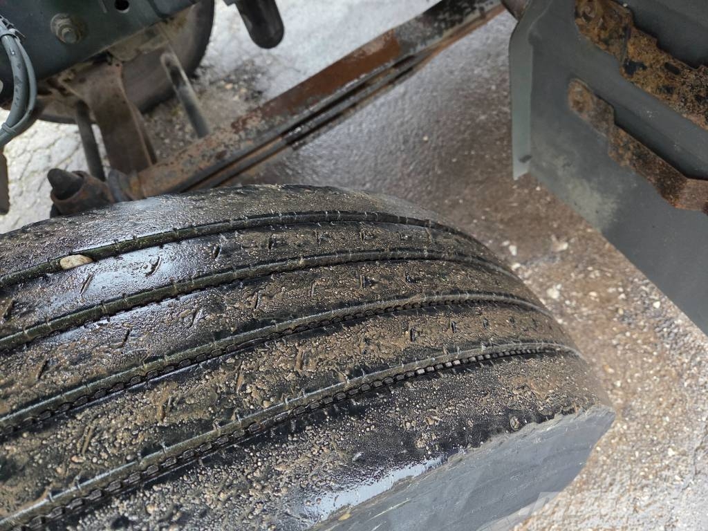 Mercedes-Benz AXOR 1828 + 1833 4x2 chassis, blatt/blatt Kamioni sa otvorenim sandukom