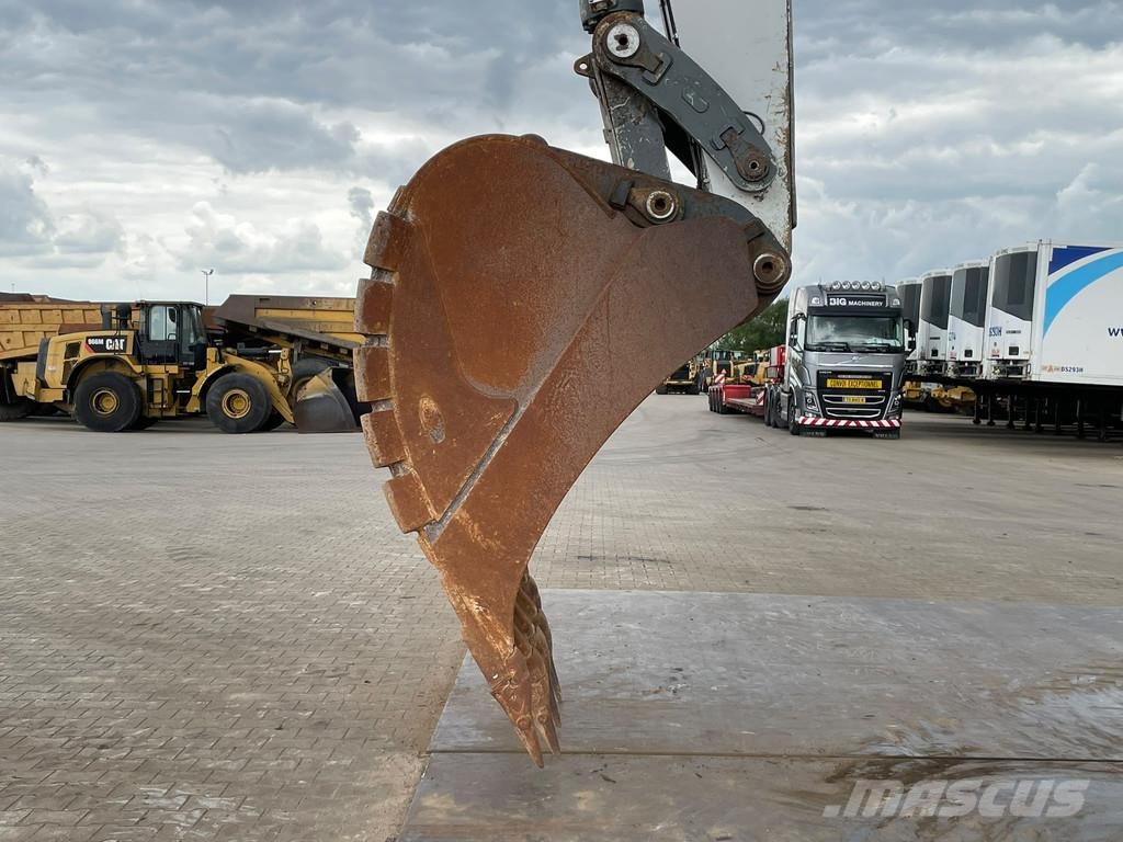 Liebherr R950 SHD (R944 / R945 / R946) حفارات زحافة