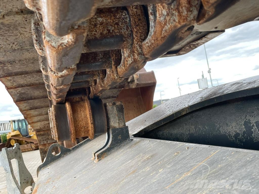 Liebherr R950 SHD (R944 / R945 / R946) حفارات زحافة