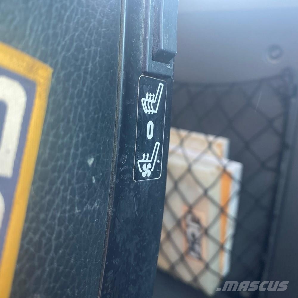 JCB 140X Bagri goseničarji