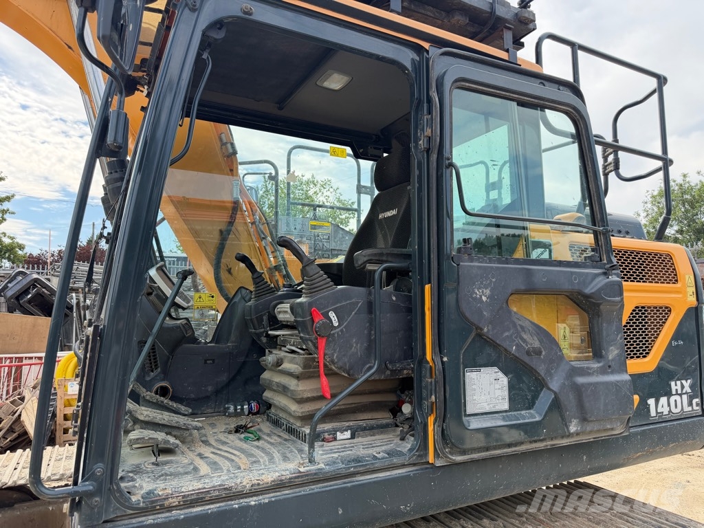 Hyundai HX 140L C Верижен екскаватор