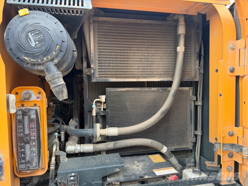 Hyundai HX 140L C Верижен екскаватор