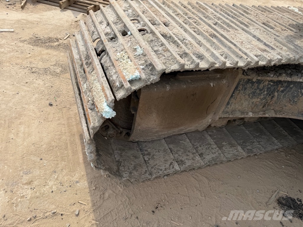 Hyundai HX 140L C Верижен екскаватор