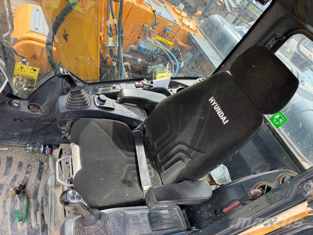 Hyundai HX 140L C Верижен екскаватор
