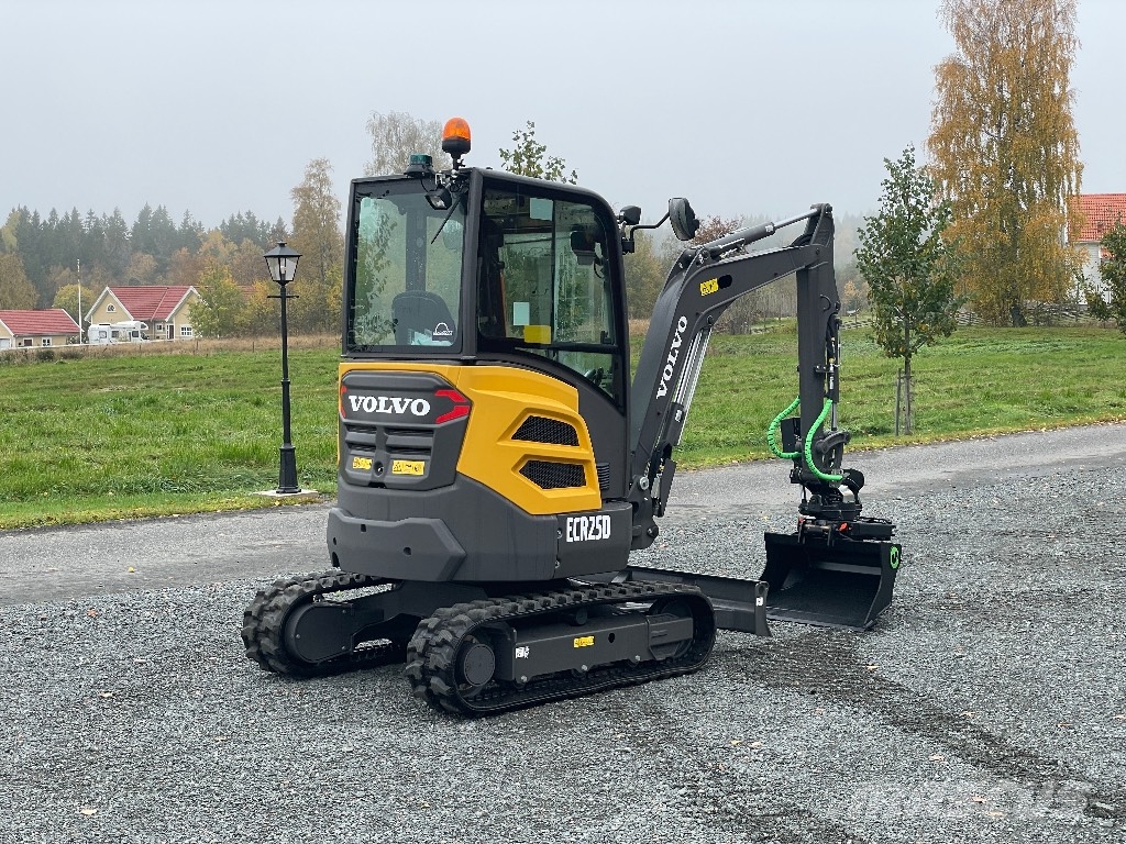 Volvo ECR25D Steelwrist X04 ink Grip - 26 Mini excavators < 7t (Mini diggers)