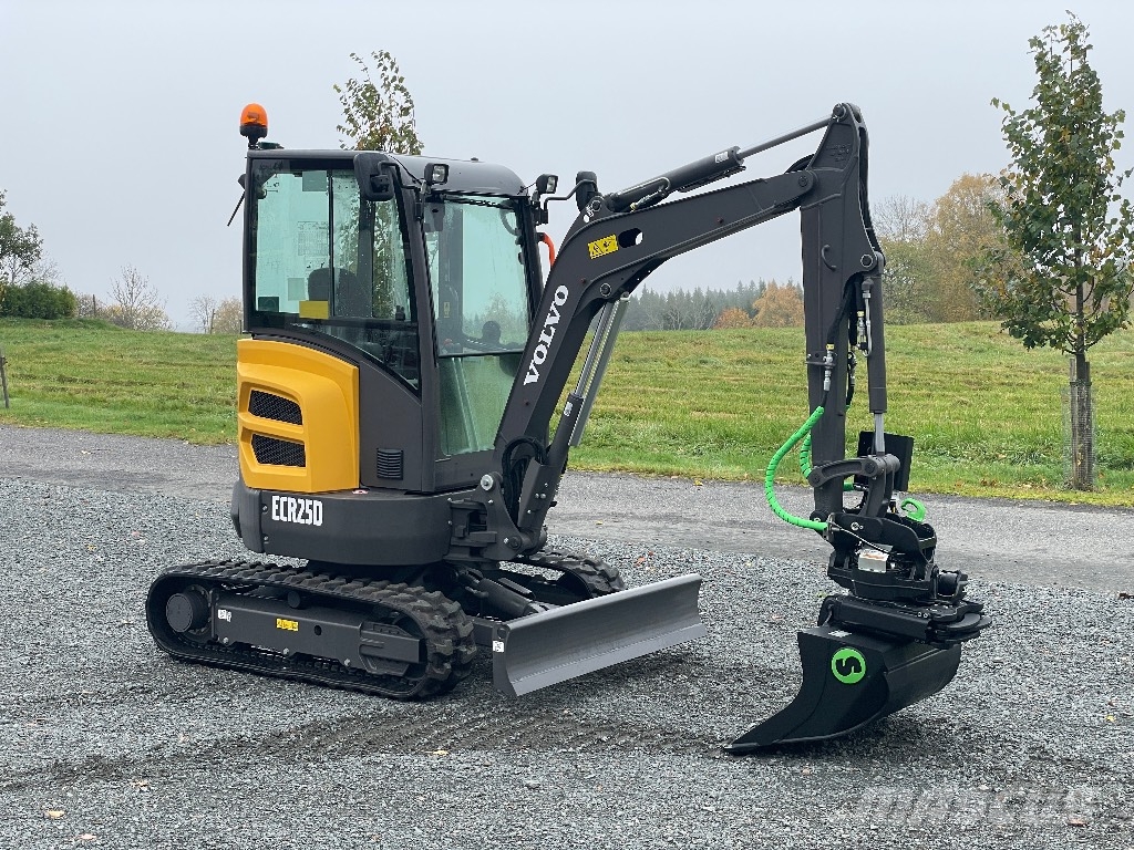 Volvo ECR25D Steelwrist X04 ink Grip - 26 Mini excavators < 7t (Mini diggers)
