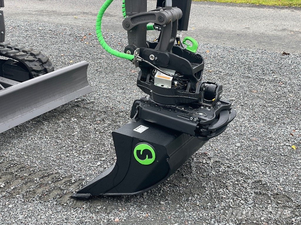 Volvo ECR25D Steelwrist X04 ink Grip - 26 Mini excavators < 7t (Mini diggers)