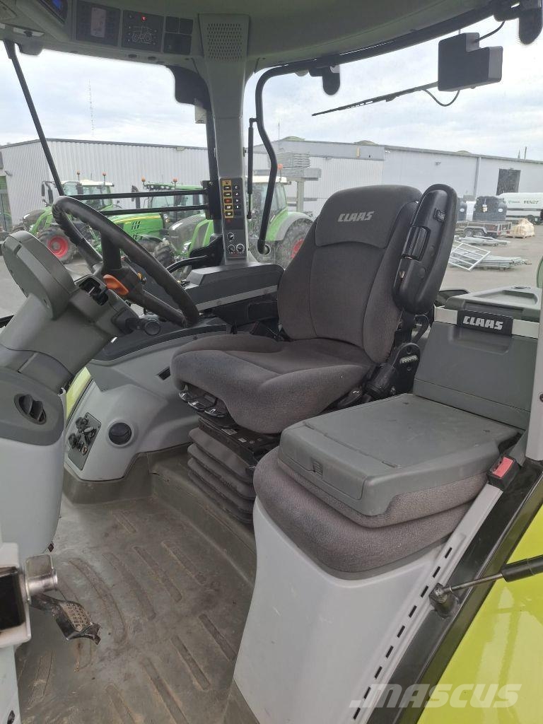 CLAAS ARION 640 CIS Tracteur