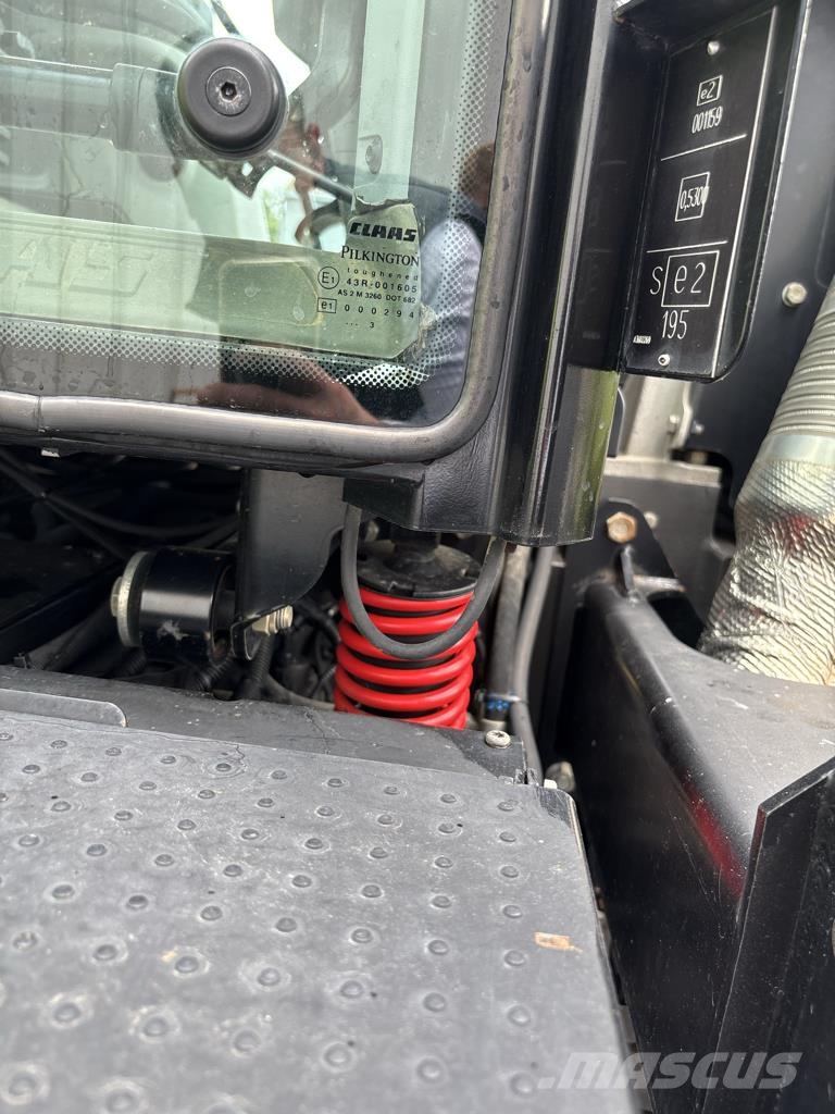 CLAAS ARION 640 CIS 트랙터
