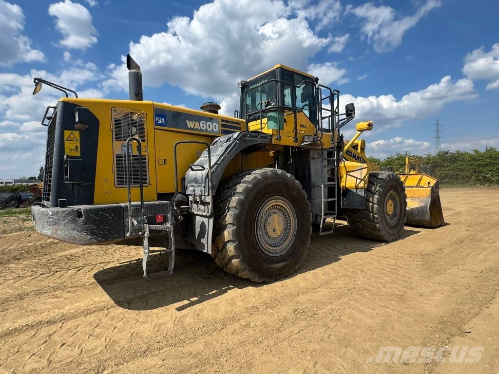 Komatsu WA600-6 ** BJ. 2016 ** 21000H/ Motor neu überholt Rataslaadurid