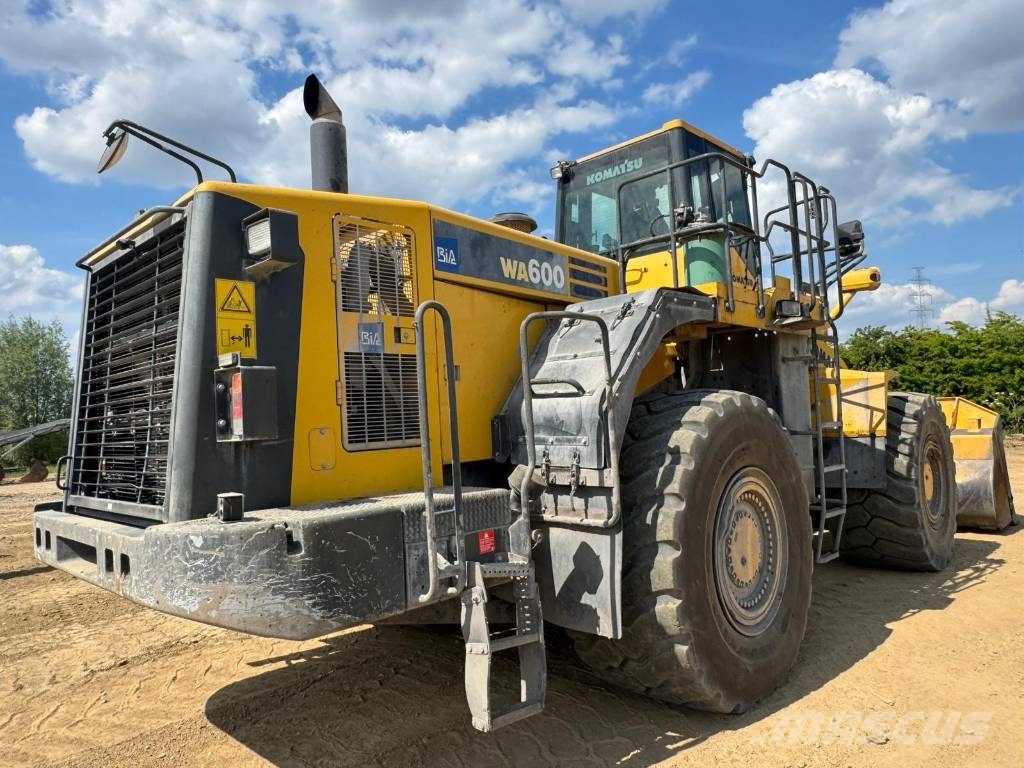 Komatsu WA600-6 ** BJ. 2016 ** 21000H/ Motor neu überholt Rataslaadurid