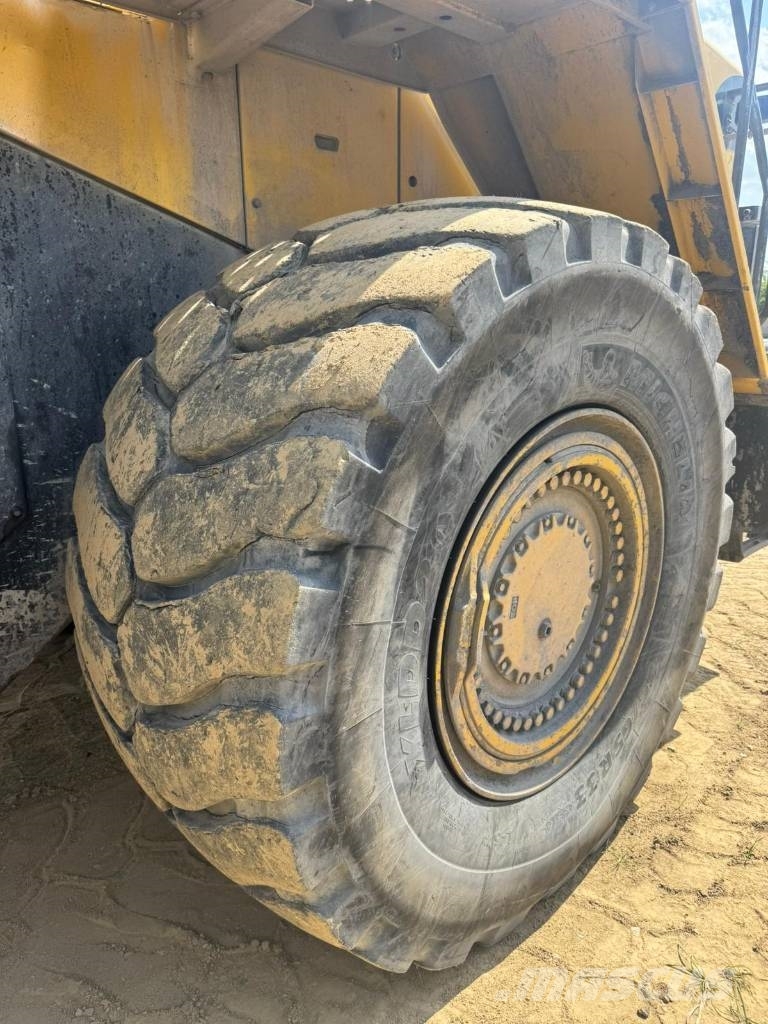 Komatsu WA600-6 ** BJ. 2016 ** 21000H/ Motor neu überholt Rataslaadurid