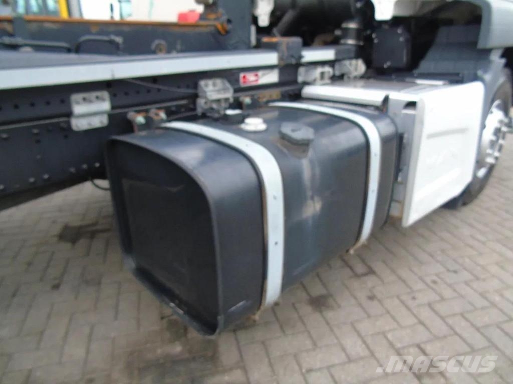 MAN TGS 28.470 + 20T hook + 6x2 Camiones polibrazo
