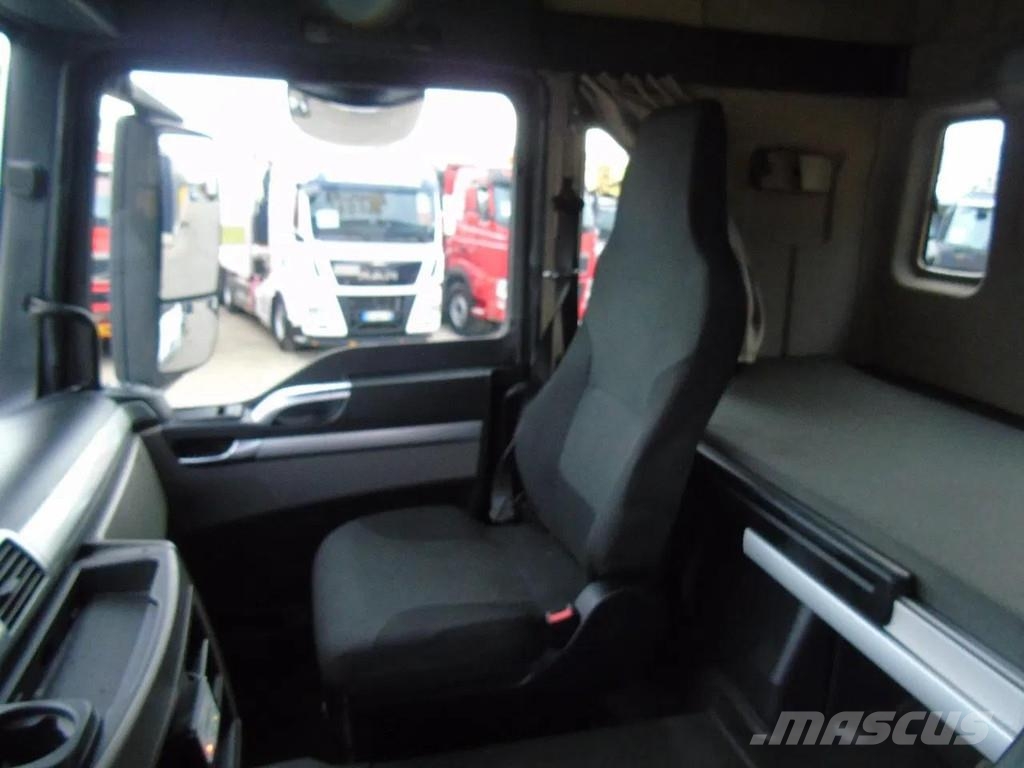 MAN TGS 28.470 + 20T hook + 6x2 Camiones polibrazo