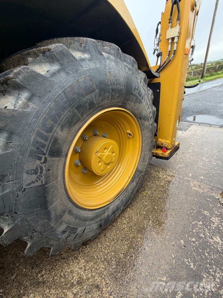 CAT 432 Kaivurikuormaajat
