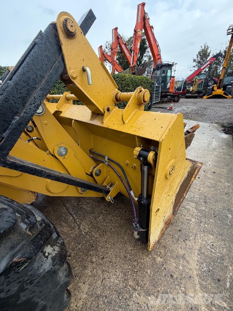 CAT 432 Kaivurikuormaajat