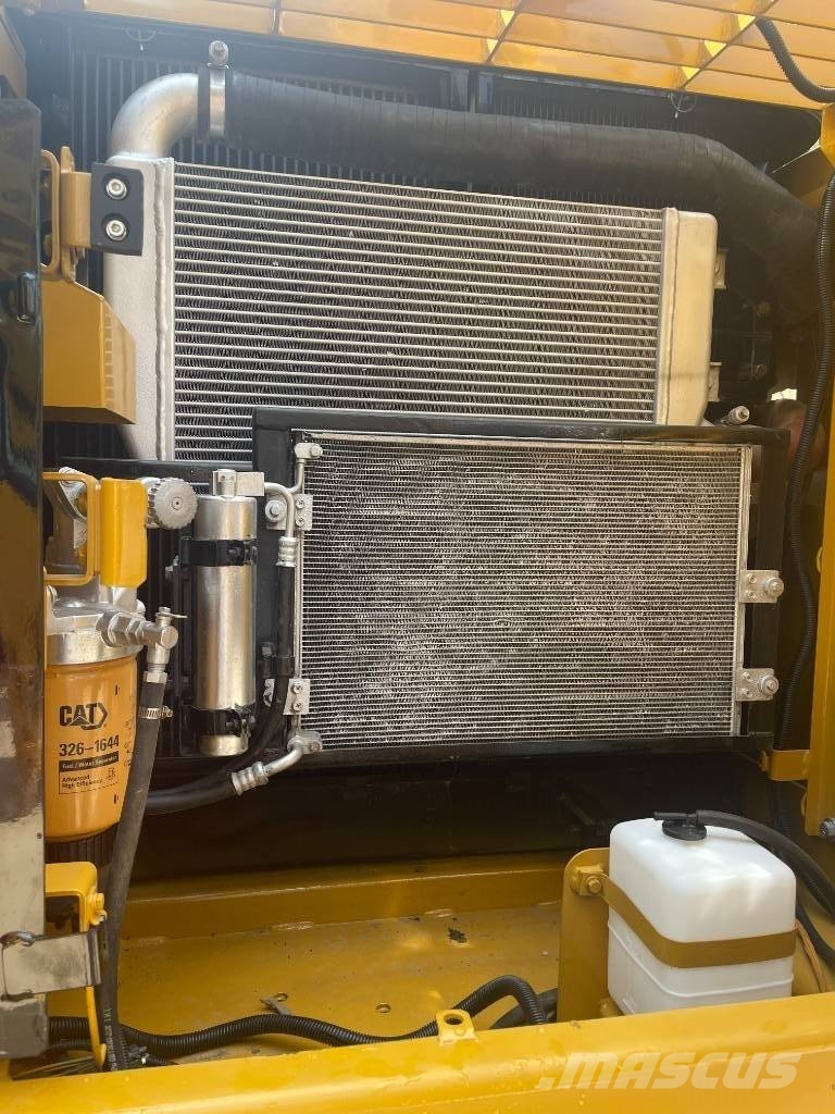 CAT 320D Escavadeiras de esteiras