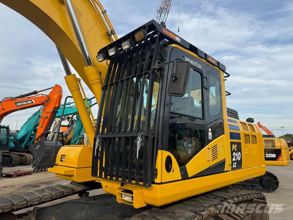 Komatsu PC210 LC-11 . Raupenbagger