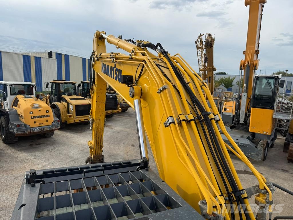 Komatsu PC210 LC-11 . Raupenbagger