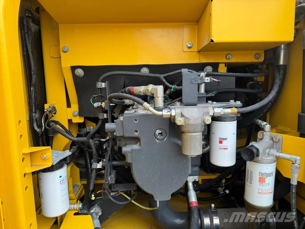 Komatsu PC210 LC-11 . Raupenbagger