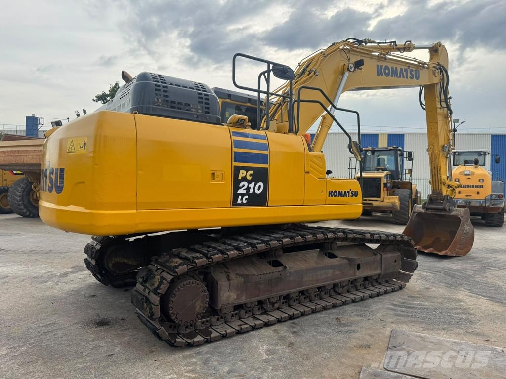 Komatsu PC210 LC-11 . Raupenbagger