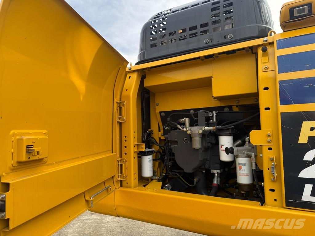 Komatsu PC210 LC-11 . Raupenbagger