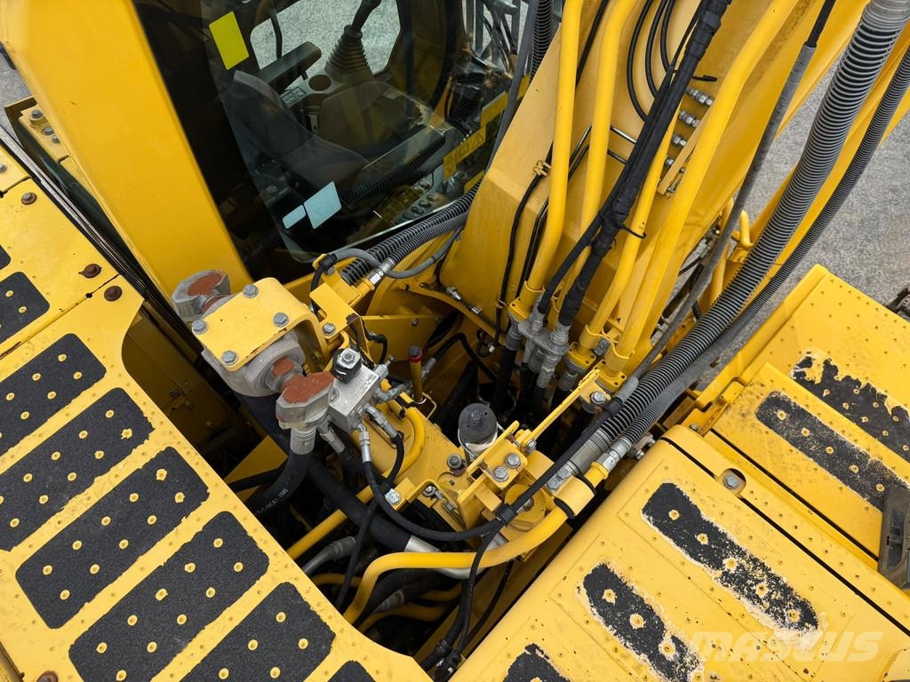 Komatsu PC210 LC-11 . Raupenbagger