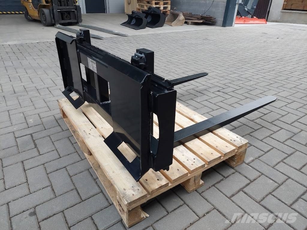 CAT Bobcat Takeuchi Case Gehl New Holland skid steer p Vilice