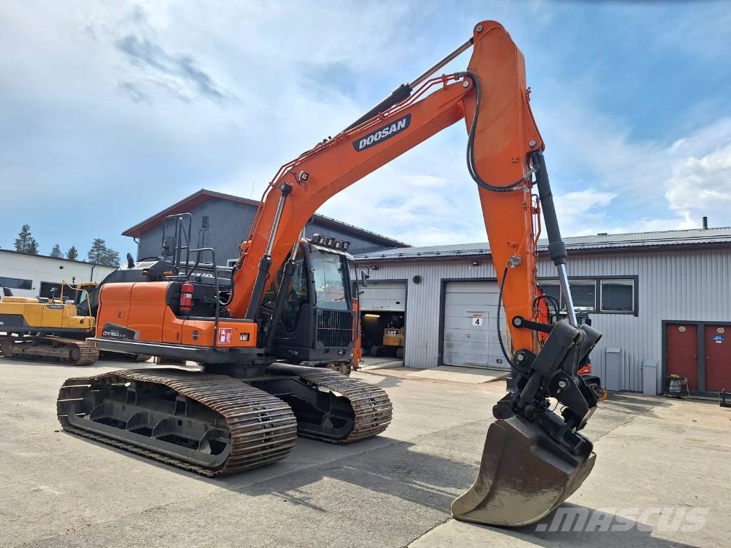 Doosan DX160LCH-5 METSÄMALLI KALLISTAJALLA Excavadoras sobre orugas